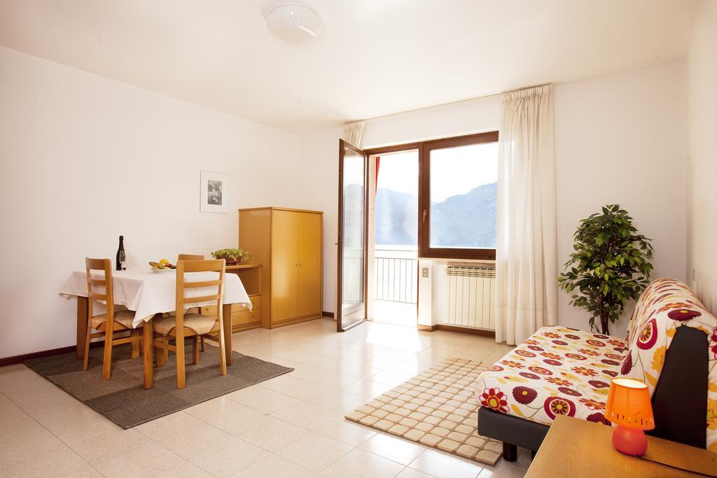 Residence Le Balze Malcesine Rom bilde